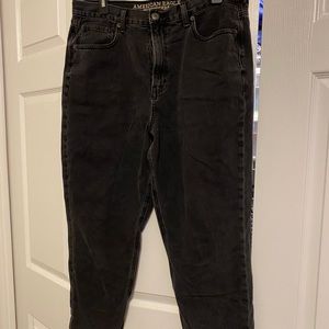 American Eagle black mom jeans